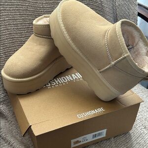 Cushionaire Women's Tan Ankle Booties